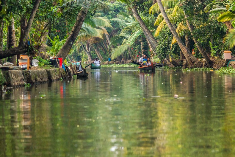 kerela-backwaters-14 kerela-backwaters-14