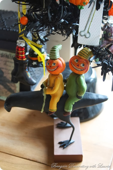 HALLOWEEN-Bargain Decorating with Laurie