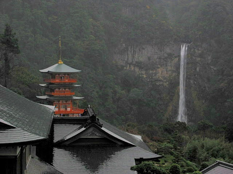 五重塔と那智の滝