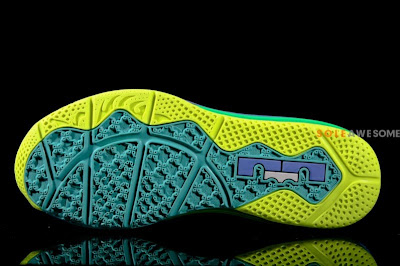 First Look at Nike Air Max LeBron X Low Summit Lake Hornets nike lebron 10 low gr blue green 1 03 First Look at Nike Air Max LeBron X Low Summit Lake Hornets