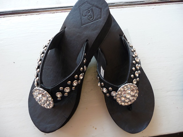 [shoes%2520002%255B2%255D.jpg]