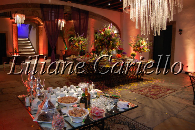 Fotos de Casamento Natália e Fabiano no Paço Imperial. Foto numero 01 da cerimonialista Liliane Cariello, do Rio de Janeiro, RJ, que faz cerimonial de casamentos, cerimonial de eventos, cerimonial de festas, cerimonial de 15 anos, cerimonial de bodas, cerimonial de eventos sociais, cerimonial de aniversários, decoração de casamento, decoração de festas de 15 anos, decoração de eventos sociais, decoração de aniversários, buffet de casamento, buffet de 15 anos, buffet festas, buffet eventos e assessoria cerimonial. Liliane Cariello decoração roxo e amarelo Paço Imperial Wedding Casamento cerimonial casamento cerimonialista eventos casamentos rio lembrancinhas brindes custo festa embalagem para doces de buffets mesa