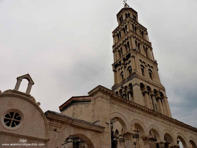 Torre-de-la-catedral-de-Split.JPG