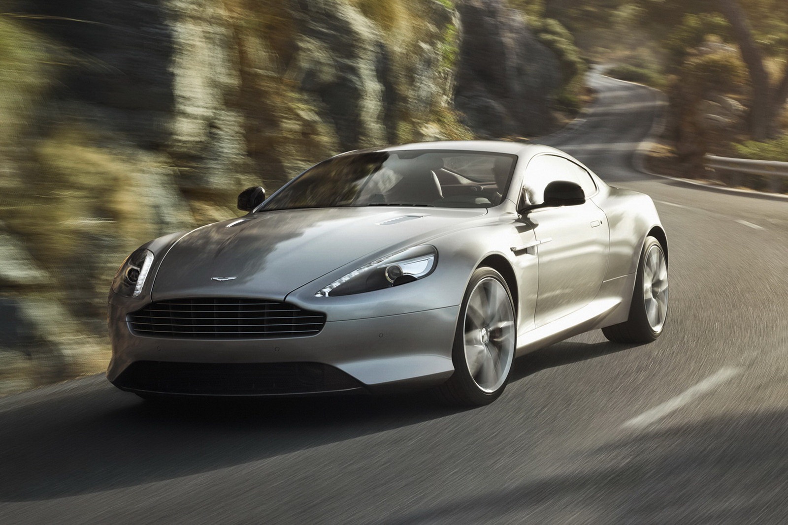 2013-Aston-Martin-DB9-2[5].jpg