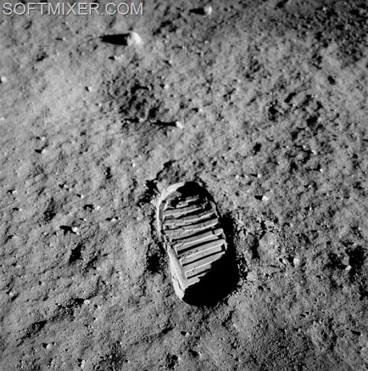 596px-Apollo_11_bootprint