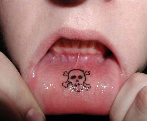 lip-tattoos_7