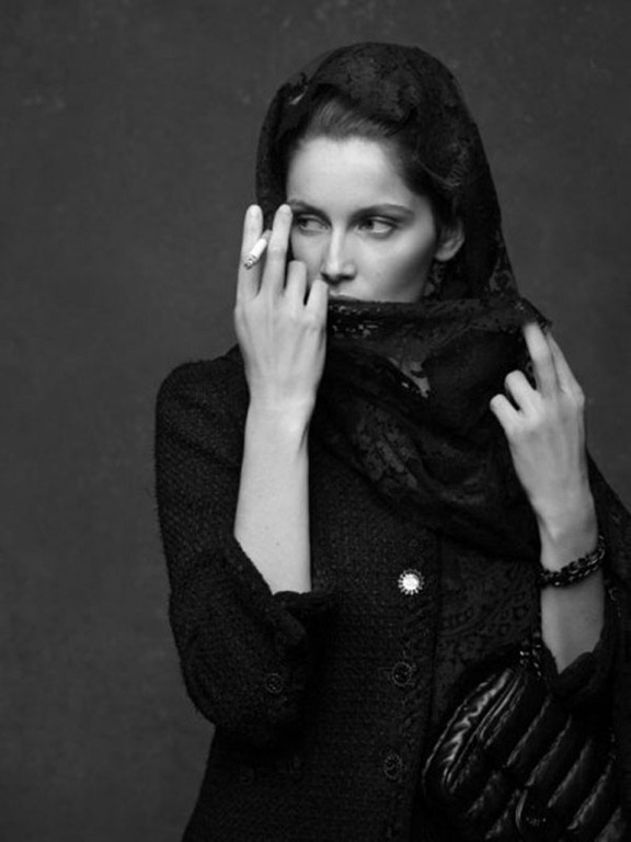 [the-little-black-jacket-chanel-karl-lagerfeld-carine-roitfeld-laetitia-casta%255B4%255D.jpg]