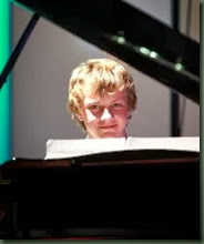 HS Piano Player