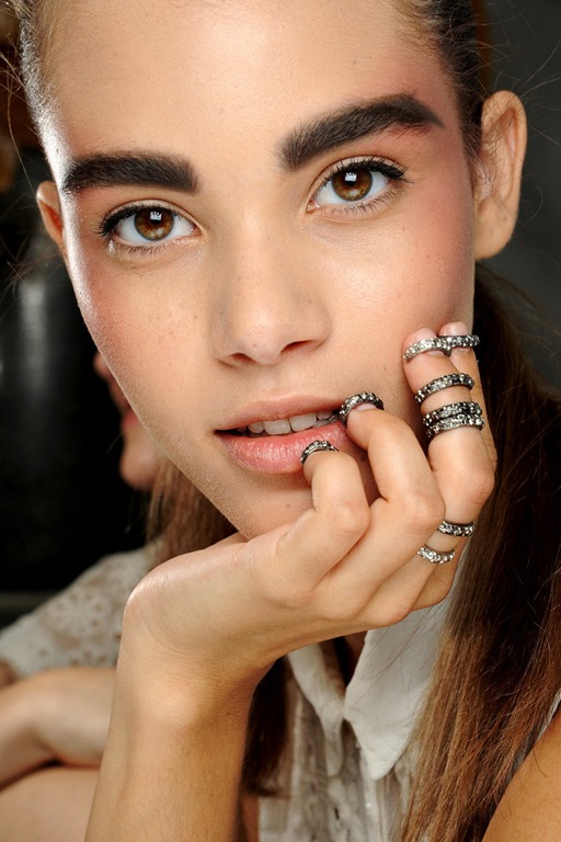 [chanel-fall-couture-2013-details-rings-jewellery%255B4%255D.jpg]