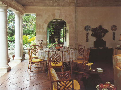 The open central loggia at Cockade shows Messel's sensitivity to harmonized indoor and outdoor living.