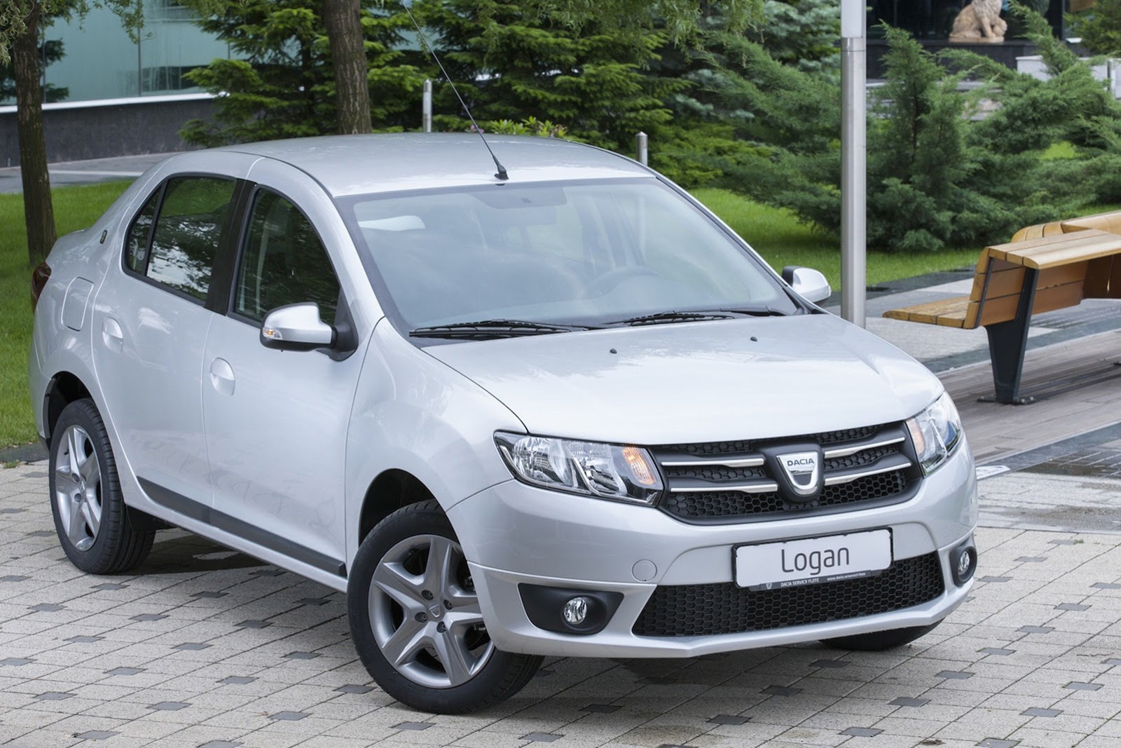 [Dacia-Logan-10-years-special-edition-2%255B2%255D.jpg]