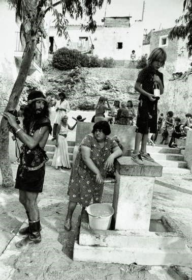 [Oriol-Maspons_-Hippies_-Ibiza-1976%255B3%255D.jpg]