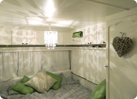 Caravan-Bedroom[1]