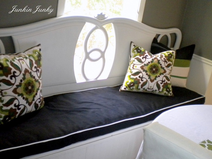 headboard in dining room at www.junkinjunky.blogspot.com headboard in dining room at www.junkinjunky.blogspot.com