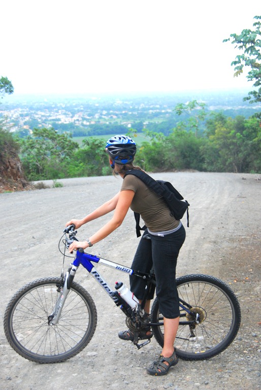 [biking-up-the-hill--128.jpg]