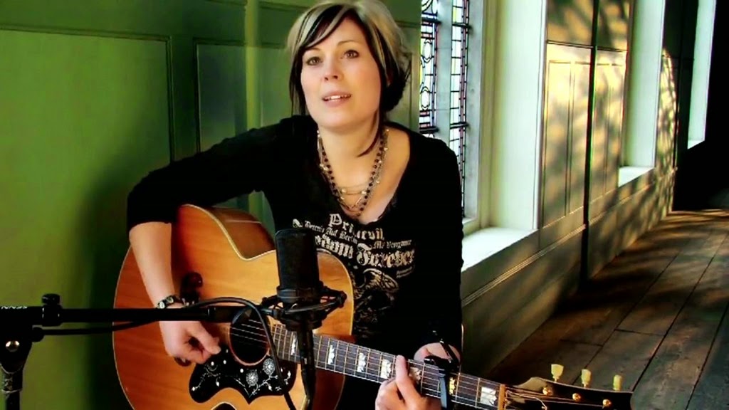 [vickybeeching%255B6%255D.jpg]
