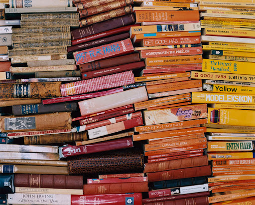 Clutter accumulates quickly so staying on top of it regularly is a top priority for me both at home and at work. Clutter accumulates quickly so staying on top of it regularly is a top priority for me both at home and at work.