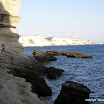 passage creusé dans la falaise