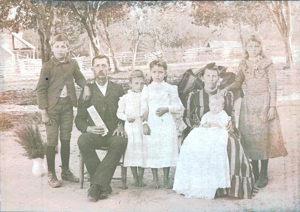 [Family-02-A-edited%255B8%255D.jpg]