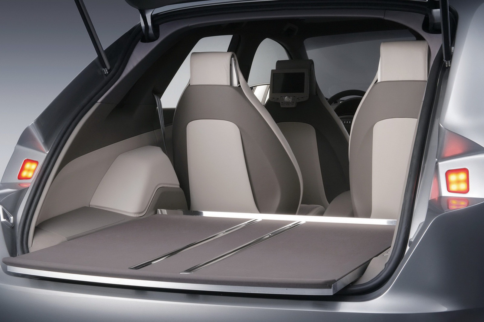 [Audi-Roadjet-8%255B2%255D.jpg]