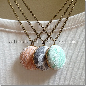 button necklaces 033