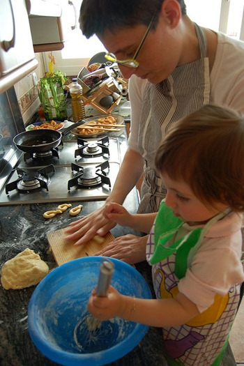 mama cocinando