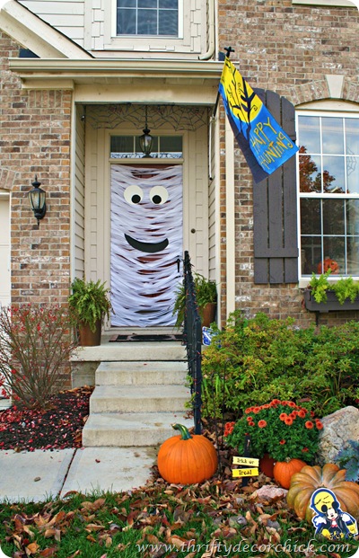 mummy door for halloween