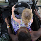 Elise am Steuer unseres Safariwagens © Foto: Marco Penzel | Outback Africa Erlebnisreisen
