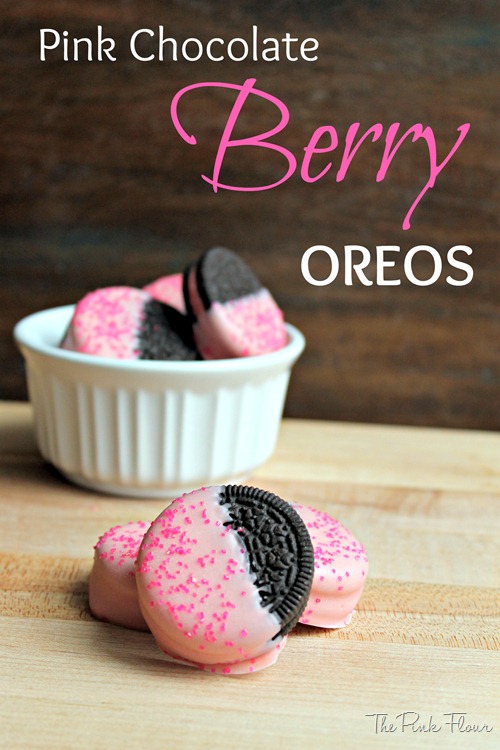 Pink Chocolate Berry Oreos - perfect last minute Valentine's day treat. Pink Chocolate Berry Oreos - perfect last minute Valentine's day treat.