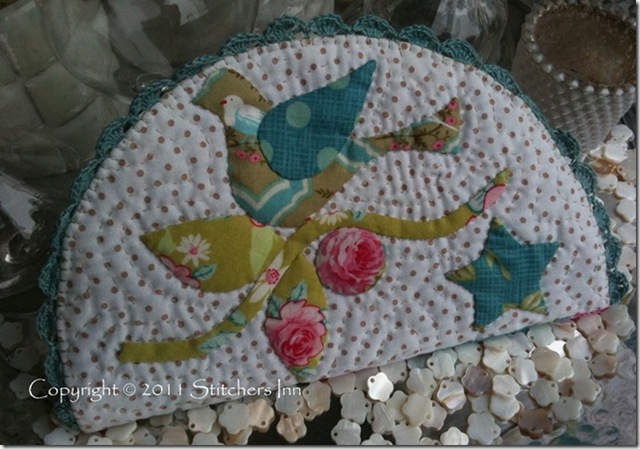 [WINTWE%2520BIRD%2520NEEDLECASE%2520BY%2520STITCHERS%2520INN%255B4%255D.jpg]