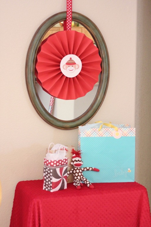 [Gift%2520Table%2520Baby%2520Shower1%255B3%255D.jpg]