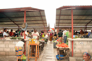 Une vue des commercants et cliens au Marché de Matete (Kinshasa/RDC), Ph. Aimé-NZINGA