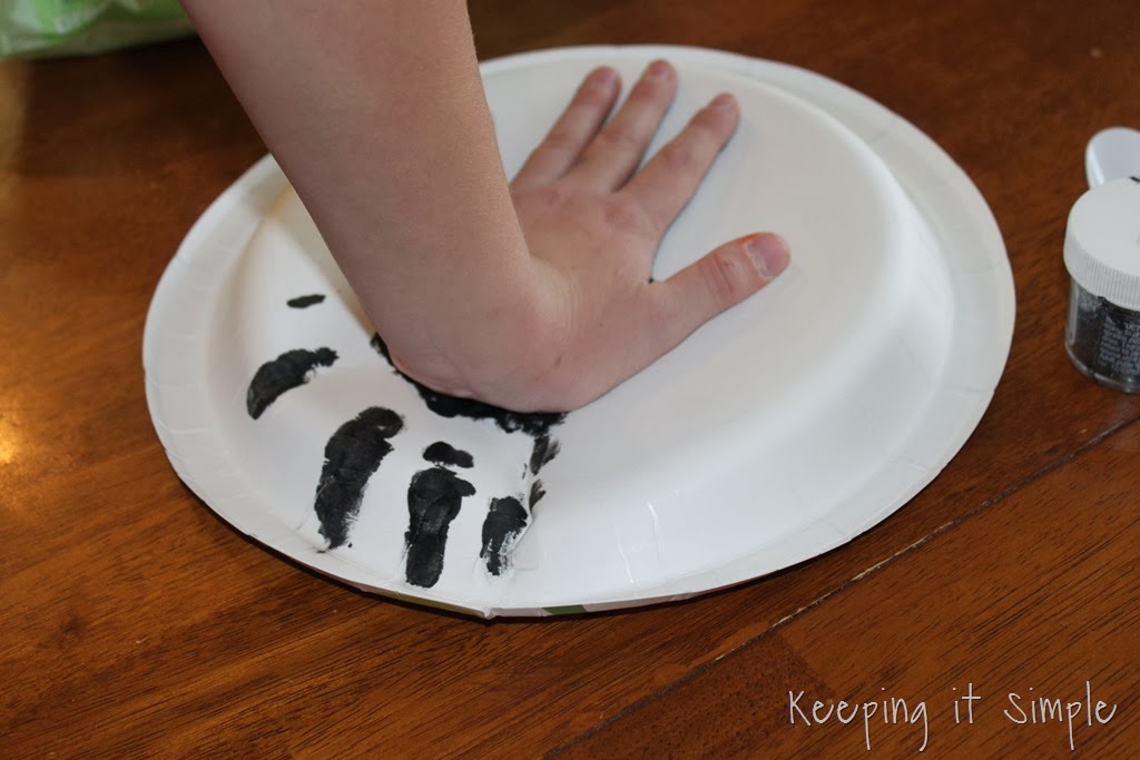 [handprint%2520spiders%2520%25285%2529%255B8%255D.jpg]