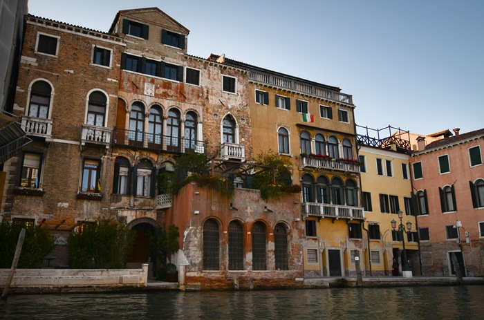 [Gondola%2520buildings5%255B2%255D.jpg]