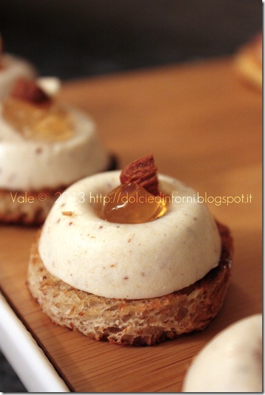 Mini savarin al gorgonzola e ricotta