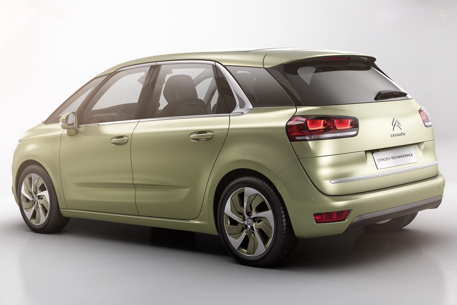 Citroen-Techospace-Concept-3[2].jpg
