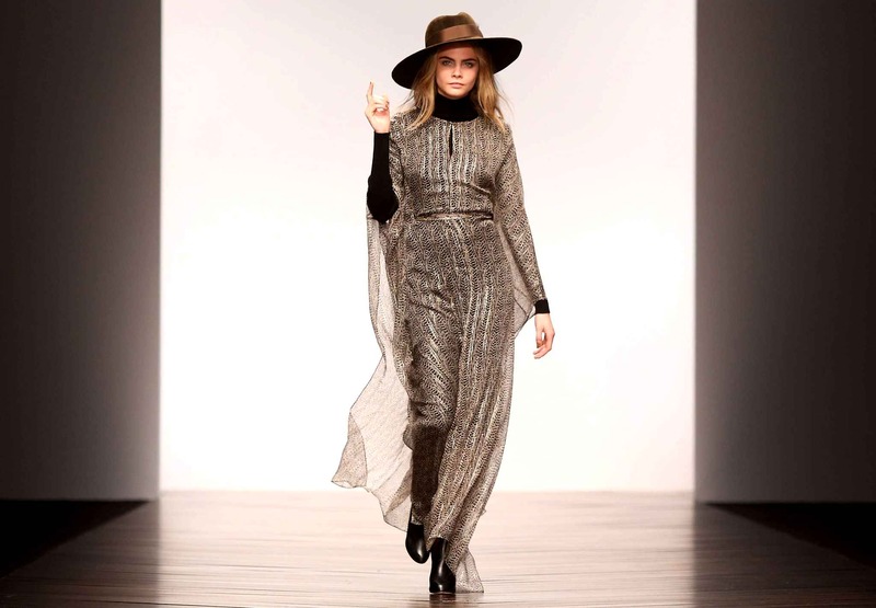 http://lh4.ggpht.com/-11BVMyOVtDU/US4bfNvR88I/AAAAAAAAKbk/pg1fcx9JPqI/s0/british-model-cara-delevingne-shows-d80e-diaporama.jpg