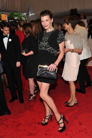 [Milla-Jovovich-Marni-Embroidered-Short-Sleeve-Dress%255B3%255D.jpg]