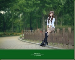 Kim-Ha-Yul-Outdoor-School-Girl-07