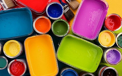 Colorful_oil_paints_Opened_paint_bucket