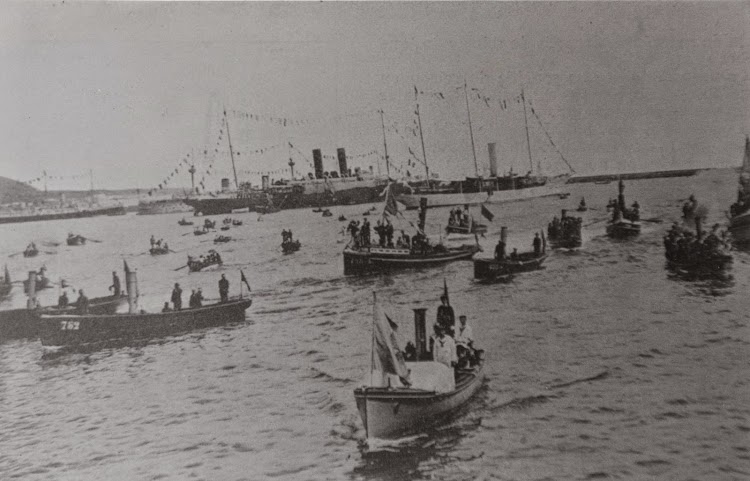 Foto de la llegada de la flota real a Canarias. Archivo FEDAC.jpg