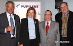 Horacio de la Cruz con Pedro Saiz Miramón, Alicia Betti y el Presidente de Pupilent en el lanzamiento de la terapia refractiva de Pupielent Voss. Foto: Archivo Mirabaires.