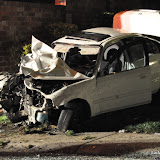News_101106_VehicleIntoTree