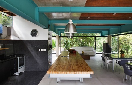 Moderna casa en bosque nativo / Nitsche Arquitetos Associados | ArQuitexs