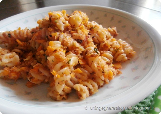 pasta mollica pane carote zucchine sedano fusilli bread carrots zucchini celery