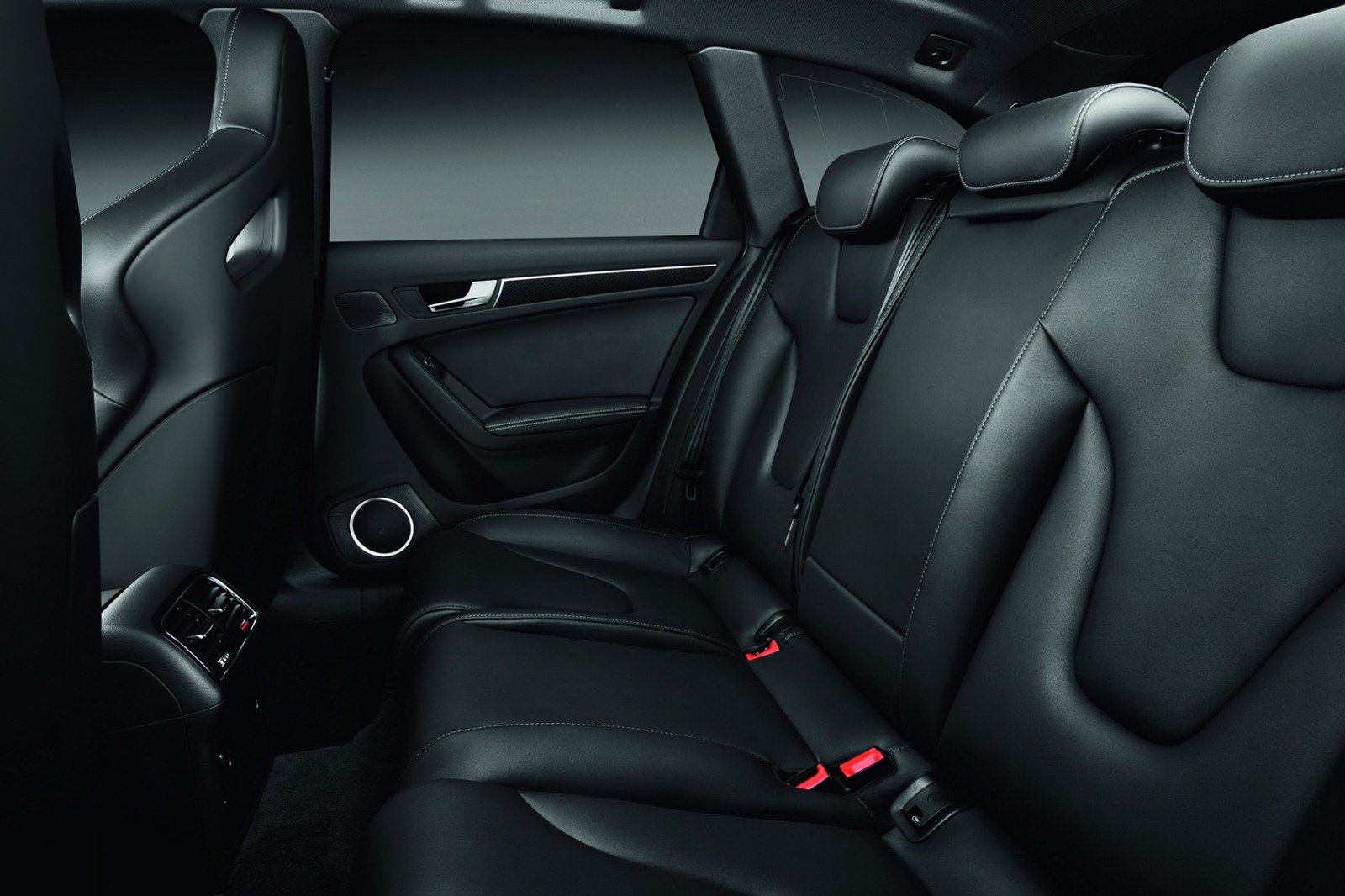 [2013-Audi-RS4-Avant-30%255B2%255D.jpg]