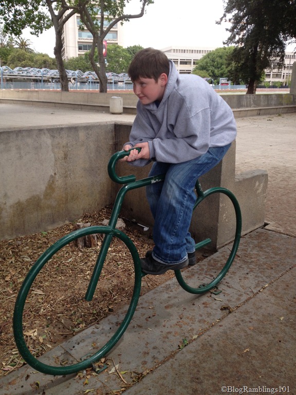 [ryan%2520on%2520bike%255B11%255D.jpg]