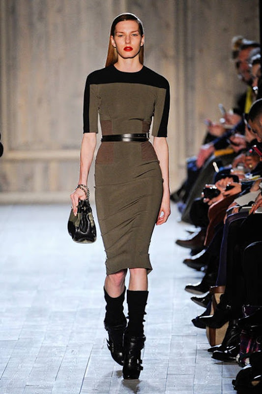 VICTORIA-BECKHAM-FALL-2012-RTW-PODIUM-011-lg