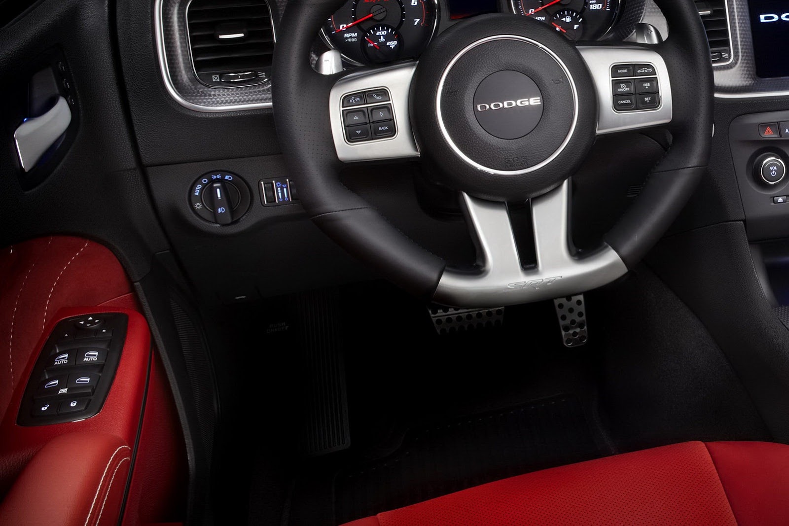 [Chrysler-Group-Models-_202.jpg]