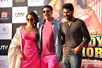 Promotional rickshaw race for Rowdy Rathore